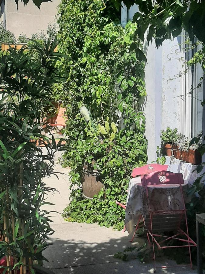Hotel La Tour Des Fees Quissac  Εξωτερικό φωτογραφία