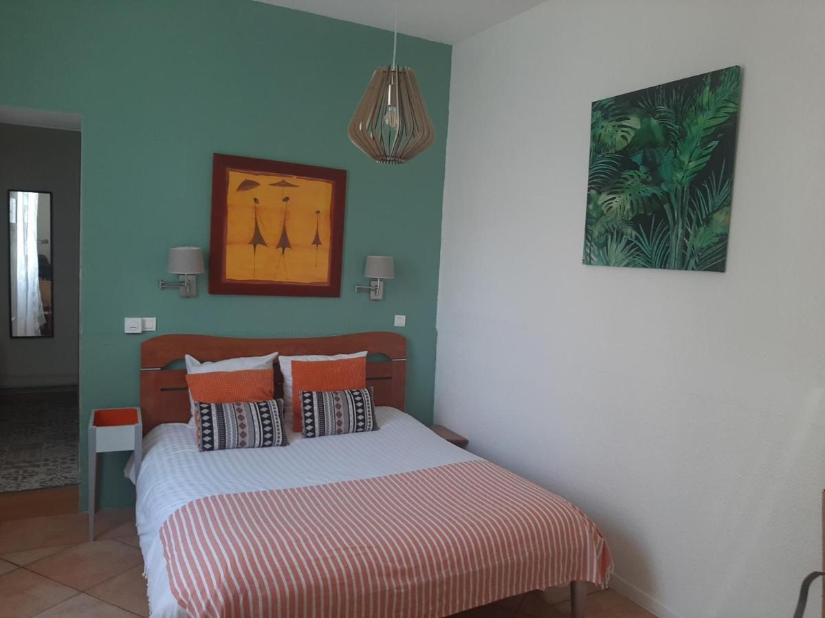 Hotel La Tour Des Fees Quissac  Εξωτερικό φωτογραφία