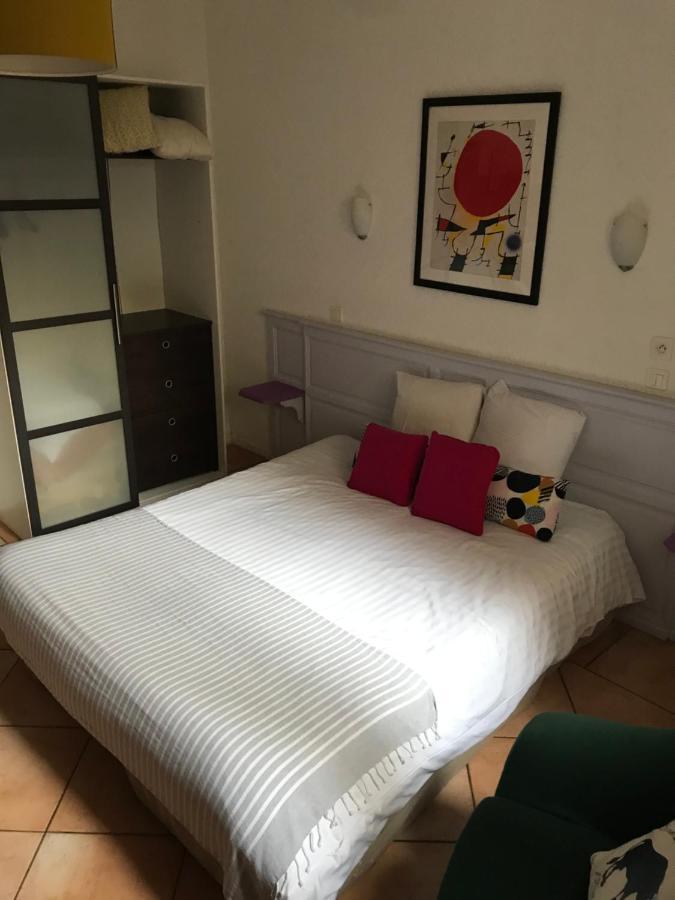Hotel La Tour Des Fees Quissac  Εξωτερικό φωτογραφία