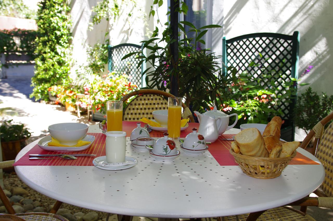 Hotel La Tour Des Fees Quissac  Εξωτερικό φωτογραφία